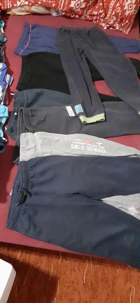 Balík mäkké rifle na gumičku, dynosaurie tričká,, 122–134