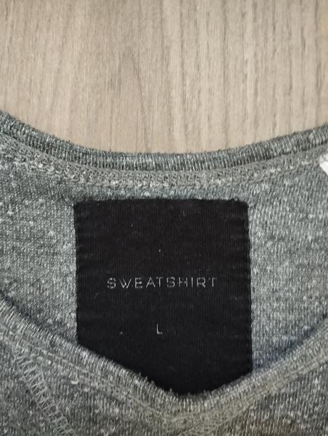 Sivé tričko, gate,l