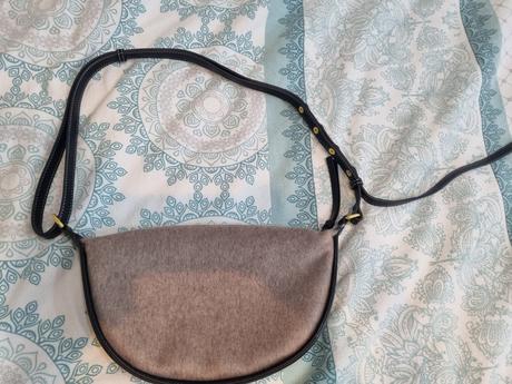 Kabelka reserved, reserved