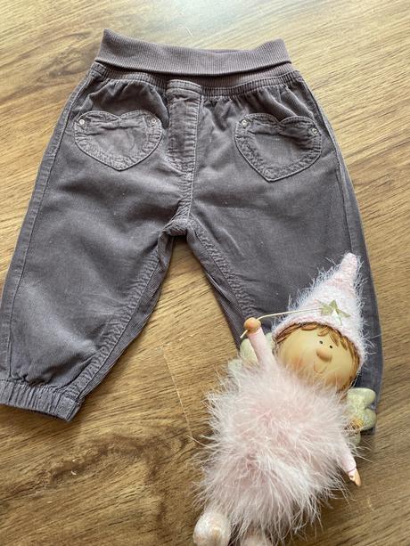 Menčestrové nohavice, 68