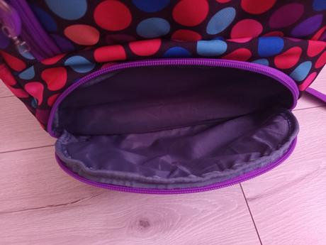 Bodkovaný školský batoh, 