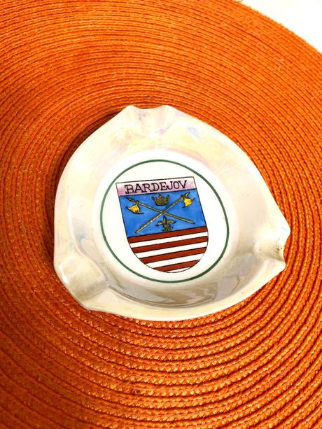 Perleťový popolník,