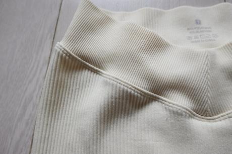 Príjemné rebrované legíny, m