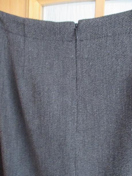 Uzka seda sukna "s", s