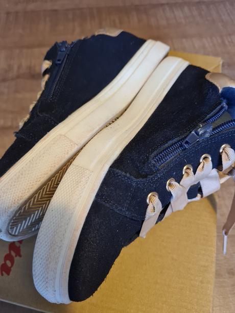 Semišové topánky, baťa,33