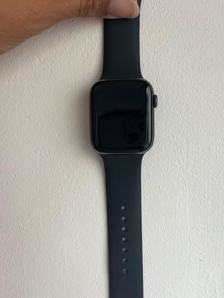 Iphone swatch 5 čierne 2 2 náhradnými remienkami, apple