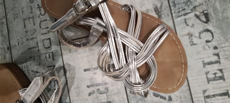 Strieborne sandale, 39