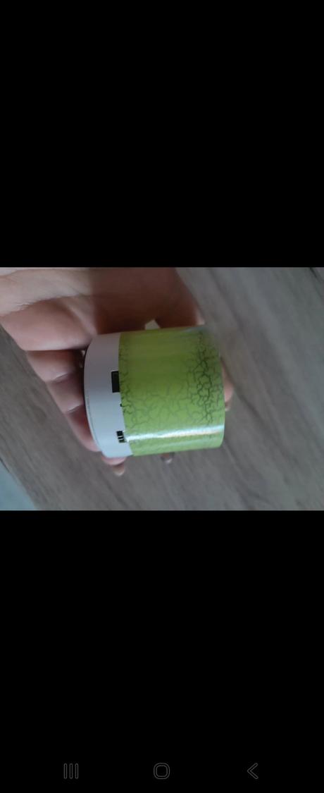 Malý bluetooth reproduktor, 