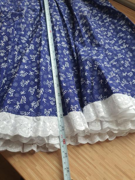 Folklorna mama a dcera sukna 98 a 42, 86–98