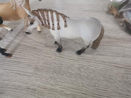 Schleich kone,