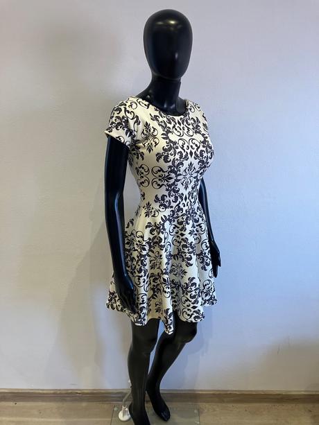 Dámske elegantné šaty vzorované (m), m