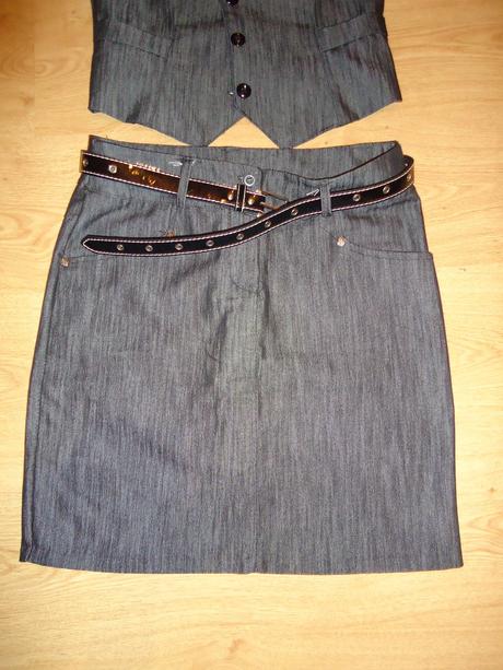 Komplet vestička + sukňa s opaskom, l