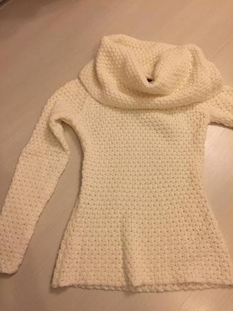 Biely teply pulover, s