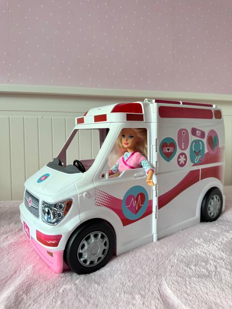 Barbie sanitka a klinika 2v1, 