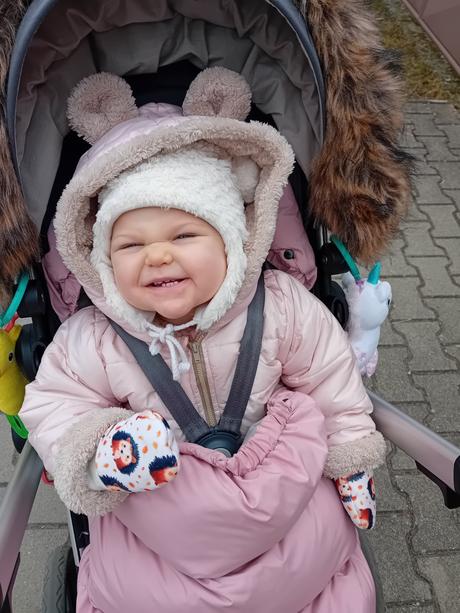 Zimná teplučká čiapka so šnúrkami reserved, reserved,80