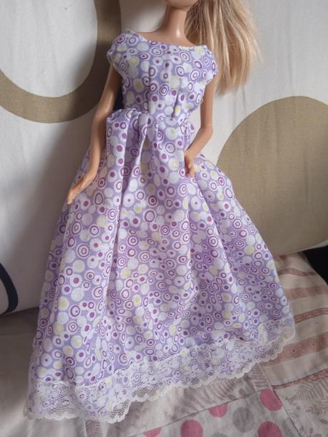 Barbie šaty,