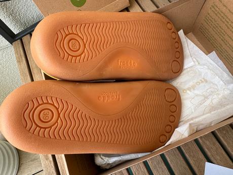 Celokozene sandale, froddo,39