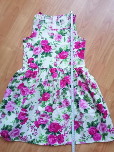 Kvetinové šaty, 134 / 140