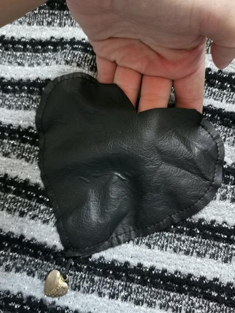 Sveter so srdiečkom, 140