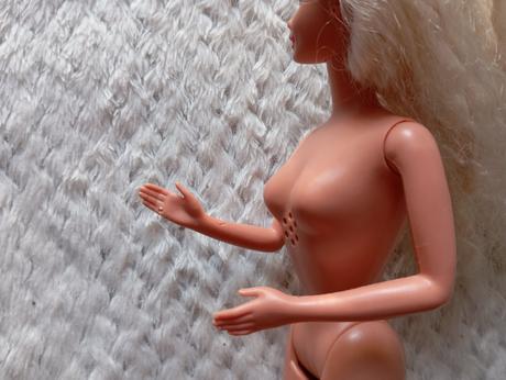 Retro blond barbie 1,