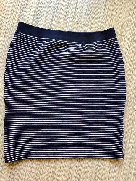 Pružná sukňa/1, warehouse,40