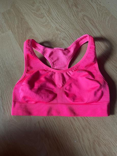 Športová podprsenka, 158