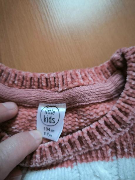 Teplý svetrík, 134