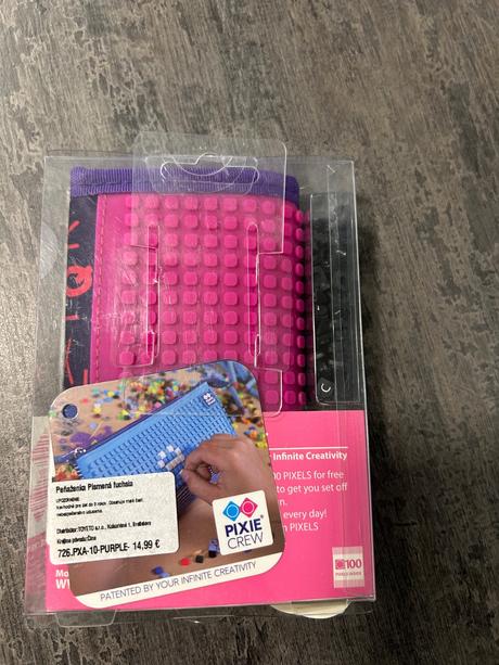 Nova penazenka s písmenkami pixie fuchsia,