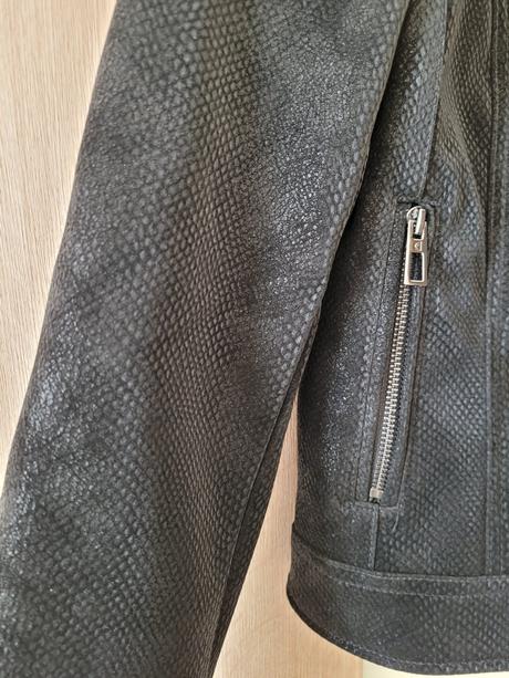 Desigual bunda, desigual,m