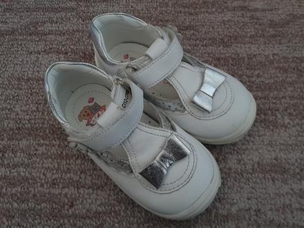 Dievčenské topánky, 21