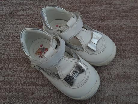 Dievčenské topánky, 21