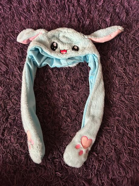 Čiapka s pohyblivými uškami,