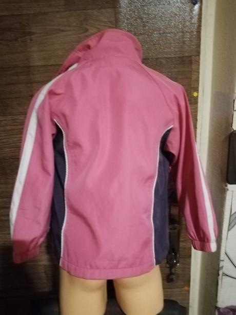 Dievčenska tenká vetrovka, 116