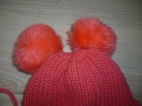 Ciapka s rukavicami, next,86