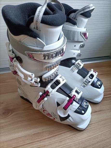 Lyžiarky tecnica 240 245, tecnica,38