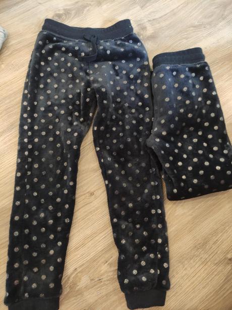 Teplé tepláky, 122