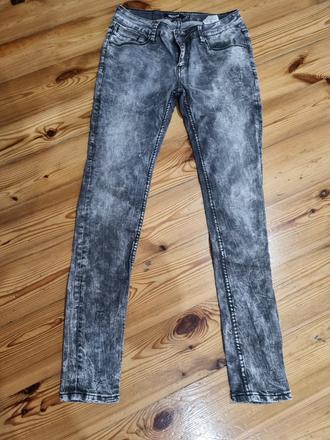 Krásne rifle v top stave, amisu,s