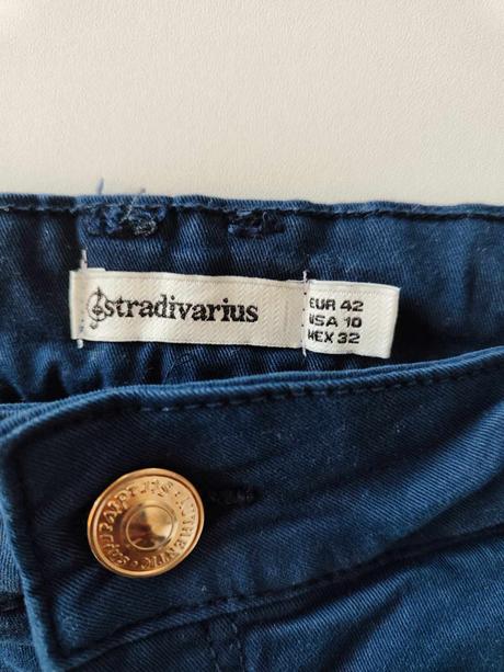Šortky, stradivarius,42