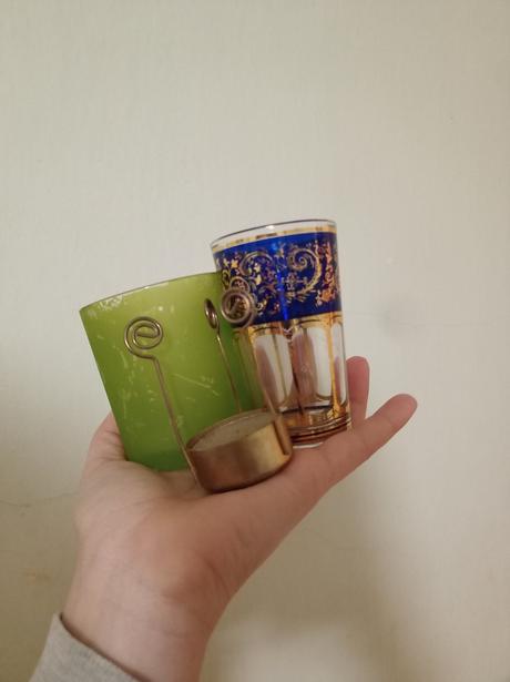 Sklené farebné vázy, 