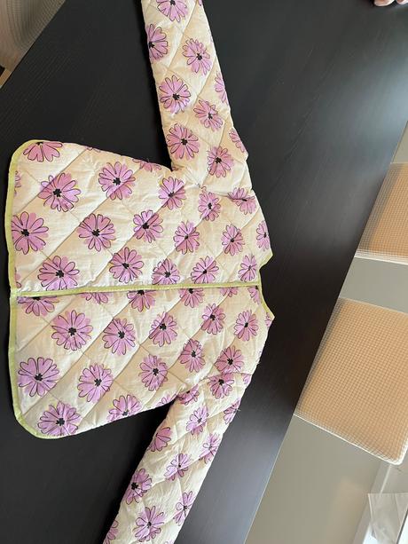 Ľahká prešívaná bundicka, zara,140