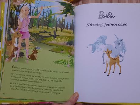 Barbie ružová a zelená kniha rozprávok, 