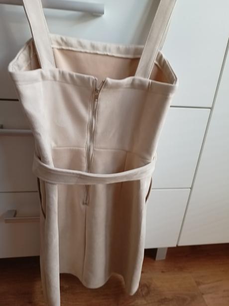 Málo nosené šaty, bershka,s