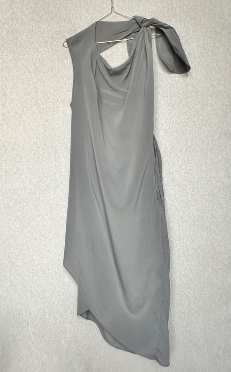 Luxusné asymetrické šaty, 36