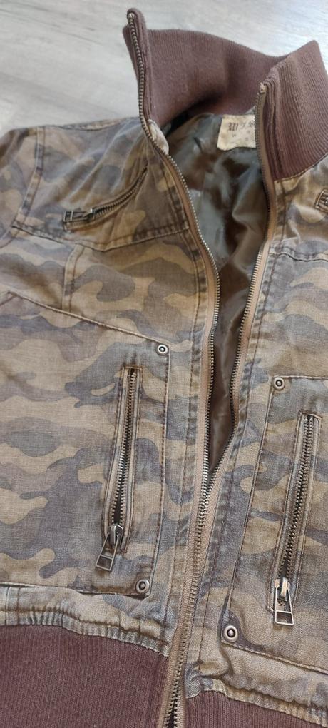 Maskáčová bunda do pása, s