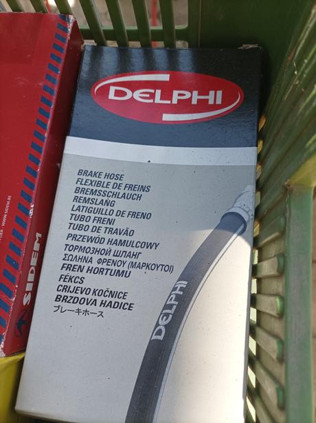 Náhradné diely do aut, 