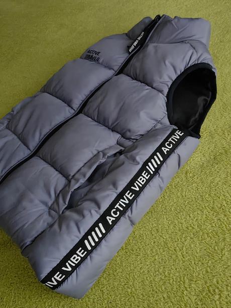 Minimálne nosená vesta minoti, top stav, minoti,92