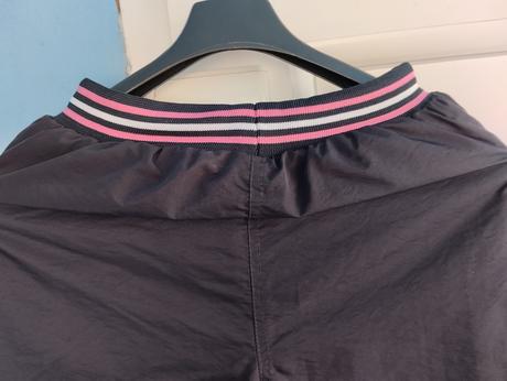 Hrubé nohavice, 134