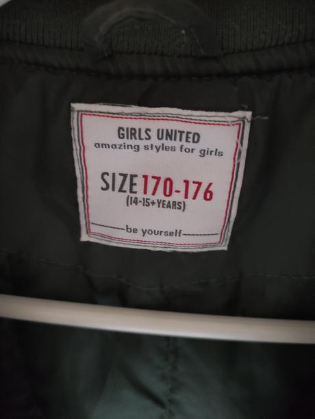 Prechodná vetrovka, s