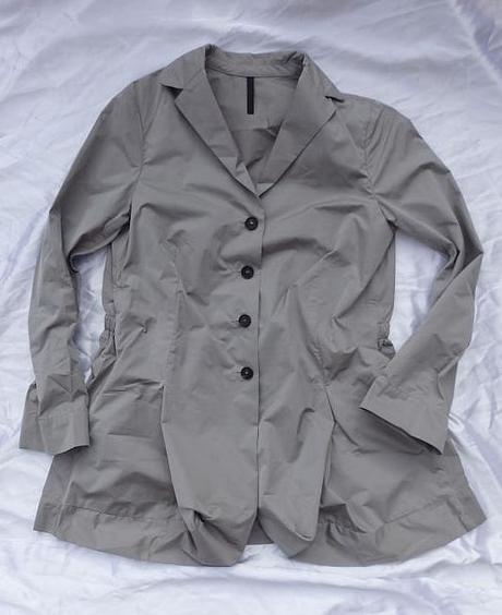 Luxusny štylovy blejzer/plast, 42