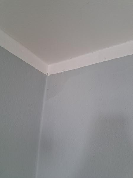 Nevysvetliteľné fľaky na stene: poraďte čo s tým?